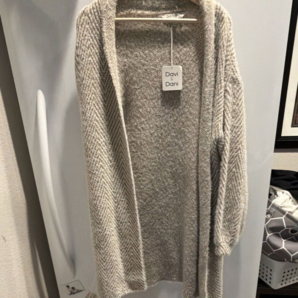 Davi & Dani Beige White Chevron Knit Open Cardigan Sweater Women's Long Sleeve
